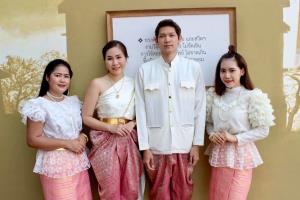 ชุดไทยเพื่อนเจ้าสาว เช่าที่แบมบี้ เวดดิ้ง ห้วยขวาง